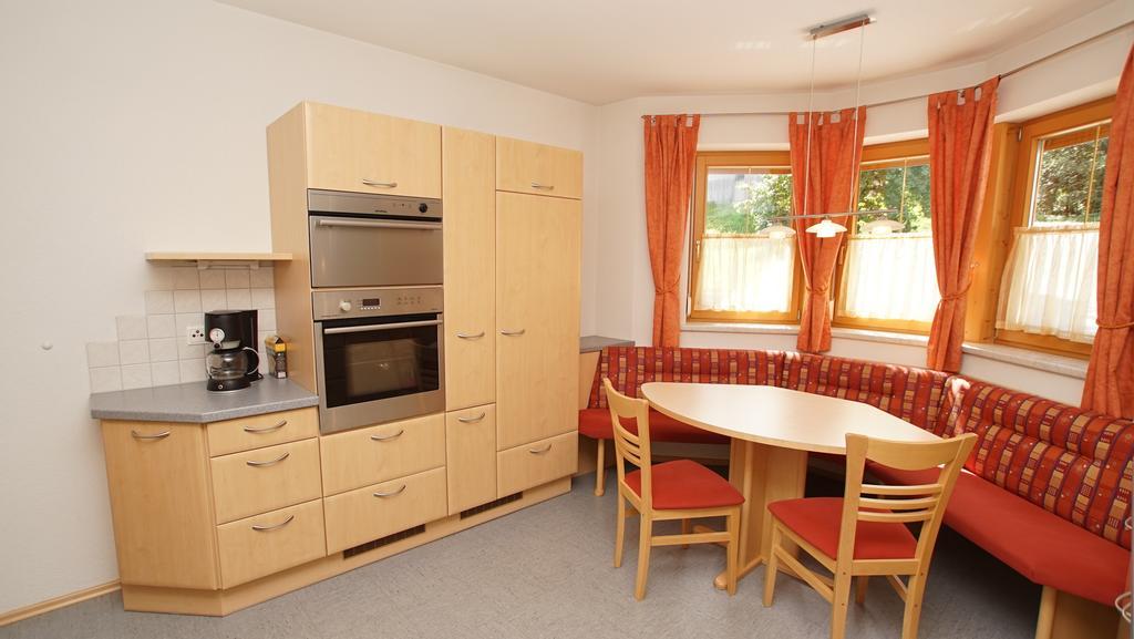 Haus Andrea Schiestl Villa Zell am Ziller Ruang foto